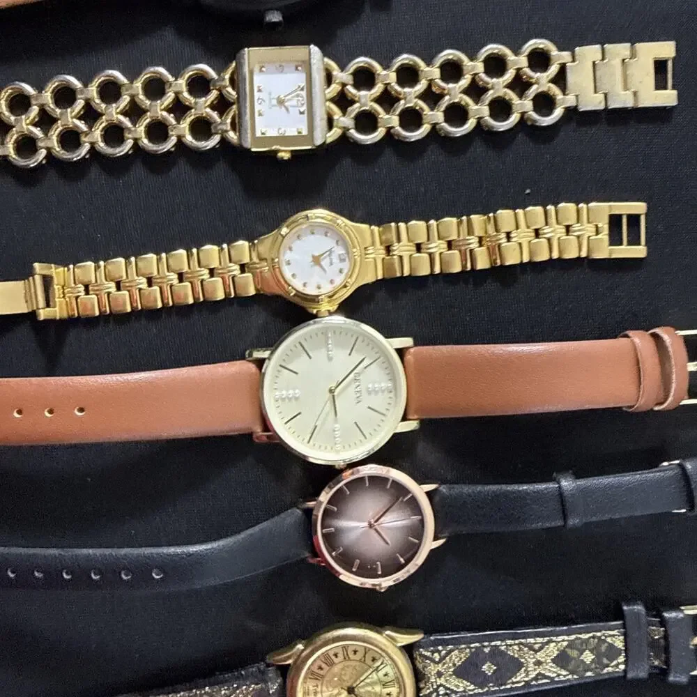 (A2) Bulk Lot Of 25 Watches Vintage And Modern Running On New Batteries!